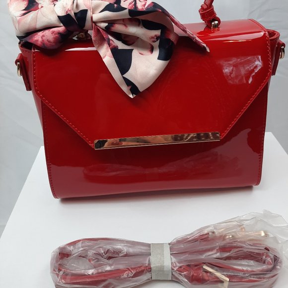 Le Chateau Red Patent Clutch Handbag - Picture 4 of 6